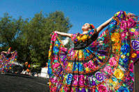 e_a-pick-art_Dia-de-los-Muertos_Courtesy-of-Oakland-Museum-of-California-Photo-Shaun-Roberts.gif