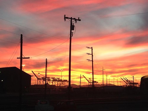 Sunset at the Port of Oakland (via Facebook/Linden Street Brewery)