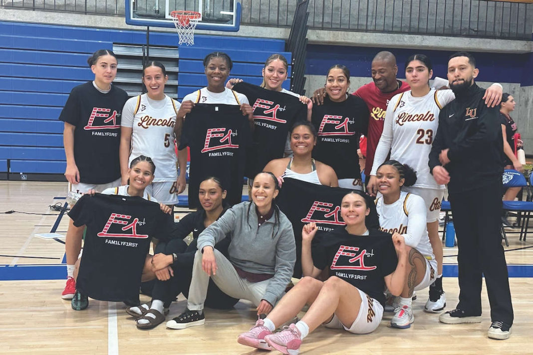 Oakland women’s basketball team battles for buckets